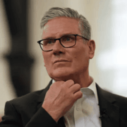 Starmer rechaza renunciar como primer ministro de Reino Unido