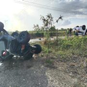 Volcadura impactante en Buctzotz tras maniobra para evitar choque frontal