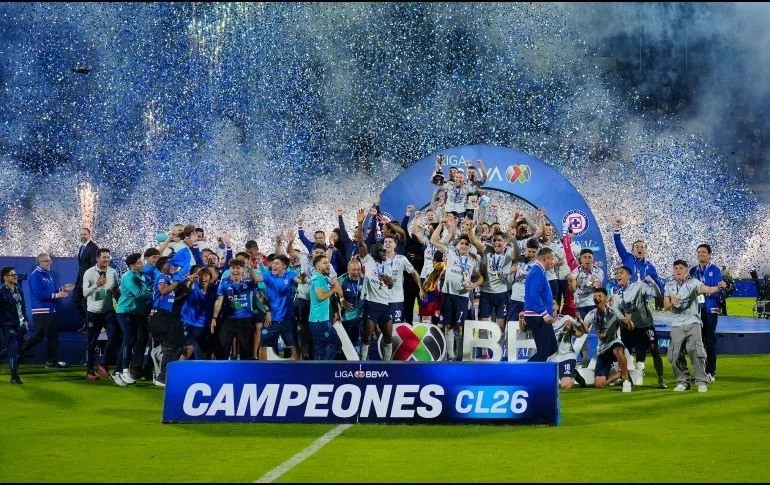 Cruz Azul conquista décima estrella tras vencer a Pumas