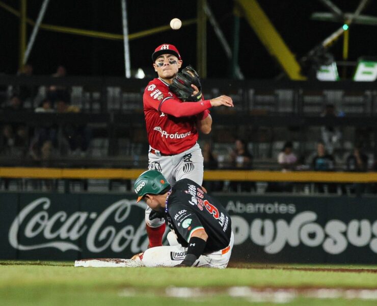 Leones y Diablos protagonizan intensa doble cartelera