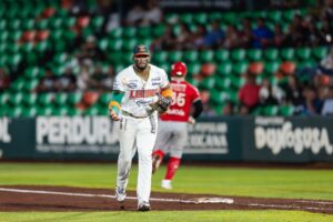 En un emocionante duelo de pitcheo, Diablos venció por la mínima a Leones.