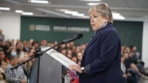 Alicia Báecena confirmó que la SEMARNAT frenó proyecto de Royal Caribbean al considerar los riesgos ambientales para Mahahual y el Caribe mexicano.