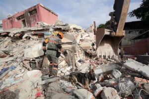 El centro de acopio del Ayuntamiento de Mérida se ubica en el Módulo de Atención Ciudadana, en los bajos del Palacio Municipal, en la calle 62 entre 61 y 63 del Centro Histórico, donde se reciben donativos para apoyar a los damnificados en Venezuela.
