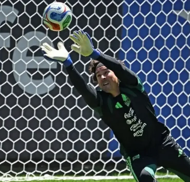 Alarmas en la Selección Mexicana por la lesión de Guillermo Ochoa