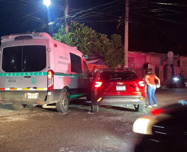 Ambulancia del IMSS provoca fuerte choque en calles de Tizimín