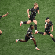Canadá derrota a Sudáfrica