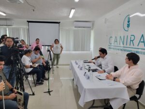 La transmisión de partidos en establecimientos comerciales requerirá licencias autorizadas; CANIRAC Yucatán ofrece orientación preventiva para evitar multas y clausuras durante el torneo.