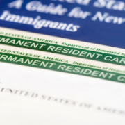 Nueva información de Migrantes que soliciten ‘green card'
