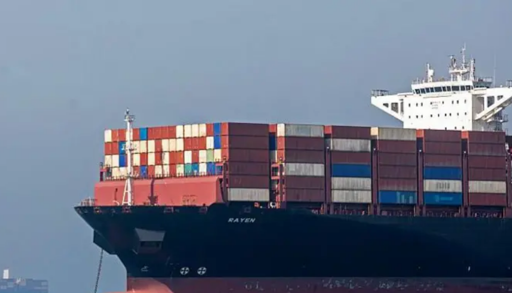 Miles de marineros atrapados por el bloqueo de Ormuz. Odisea moderna