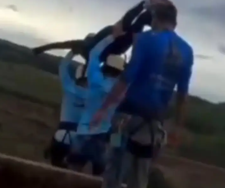 Tragedia en Brasil, joven muere al ser lanzada por instructores de un 'rope jump'