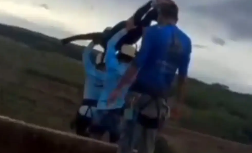 Tragedia en Brasil, joven muere al ser lanzada por instructores de un 'rope jump'