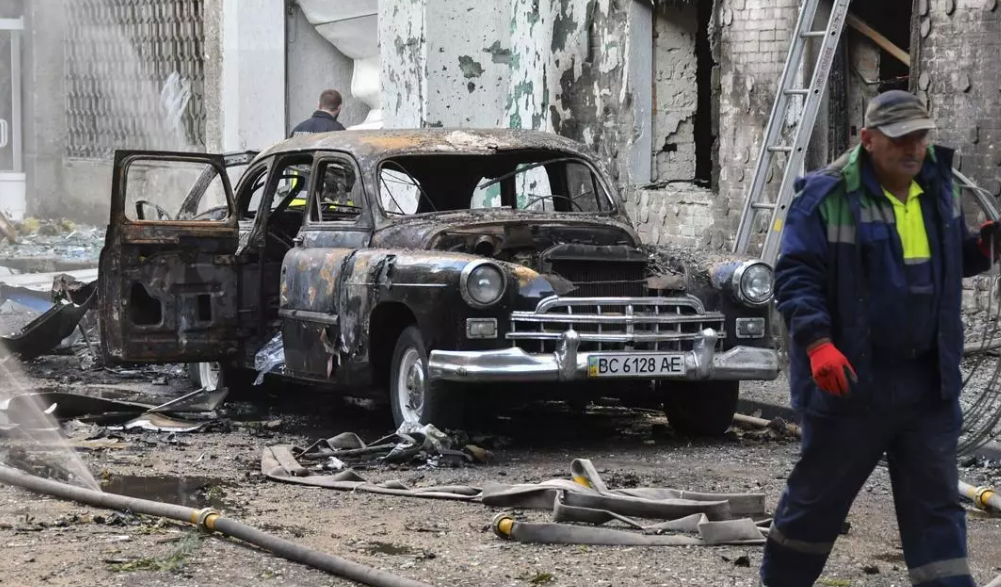Terminal de bombeo de gas licuado bajo ataque