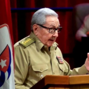 Raúl Castro respalda reformas económicas en Cuba