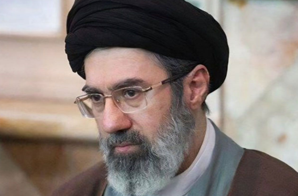 Líder de Irán autorizó conversaciones con EEUU