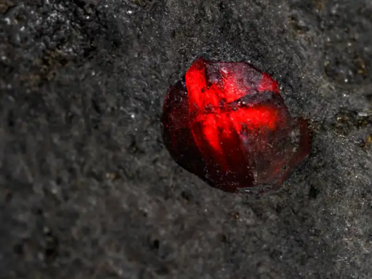 Científicos abren meteorito de Marte