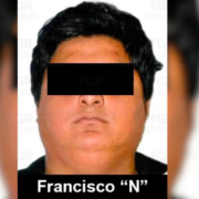¡Impactante! Hombre es detenido con armas en Campeche