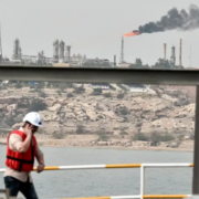 EEUU autoriza venta de petróleo iraní