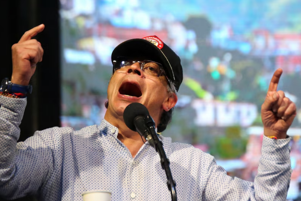 Petro criticó al proceso electoral en Colombia y aumentó el debate político