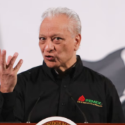 Acusan al exdirector de Pemex de violencia