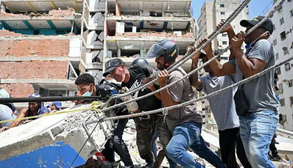 Llega ayuda internacional para apoyar las labores de rescate