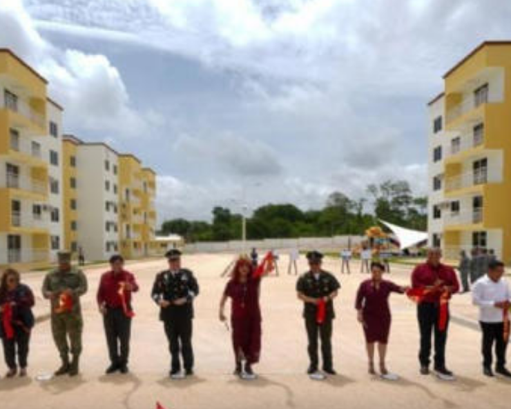 Se consolida la entrega de viviendas en Escárcega, Campeche