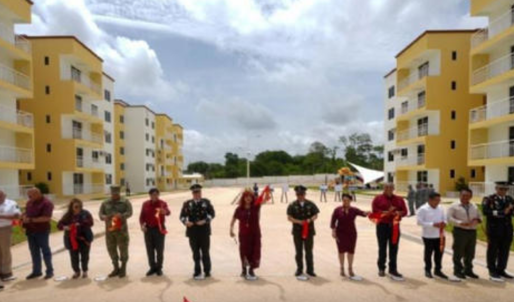 Se consolida la entrega de viviendas en Escárcega, Campeche