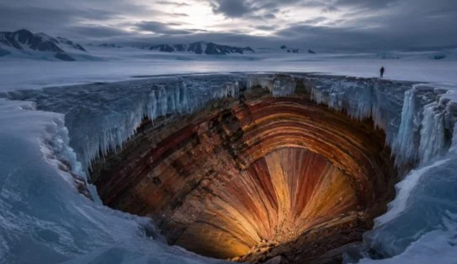 Encuentran una estructura a 3 km de profundidad bajo el hielo de la Antártida
