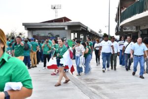 La emoción se desbordó en el Centenario 27 de Febrero cuando los aficionados celebraron cada gol de México, protagonizando una verdadera Fiesta futbolera con sabor a victoria en Tabasco.