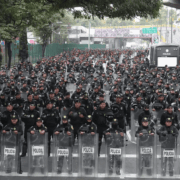 Cerco policial frena avance de la CNTE
