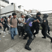 Estudiantes de la UNAM se movilizan en protesta contra el Mundial