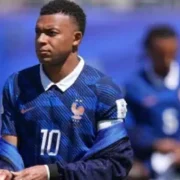 Francia avanzó sin sobresaltos en su camino a octavos de final