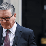 Keir Starmer renuncia como primer ministro de Reino Unido