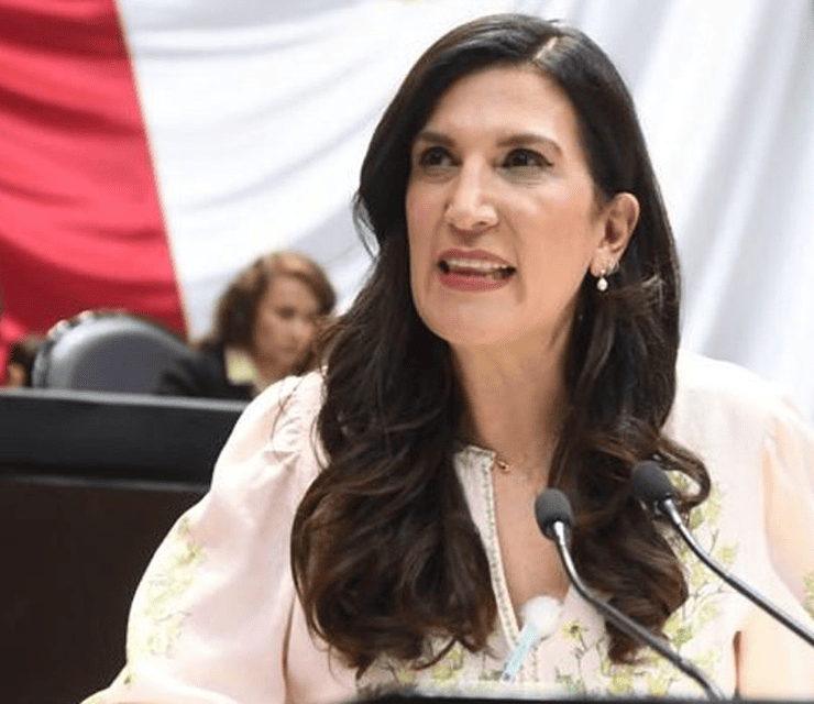 Kenia López pide a AMLO dejar gobernar a Sheinbaum No estorbe y deje de crear cortinas de humo