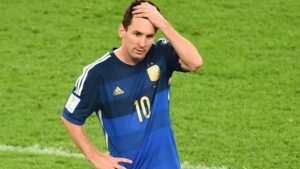 En Brasil 2014, Lionel Messi brilló como líder de Argentina al marcar cuatro goles y conducir a la Albiceleste hasta la final del Mundial, consolidándose como una de las grandes figuras de la competición.