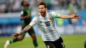 Durante Rusia 2018, Lionel Messi volvió a dejar su huella en los Mundiales al marcar frente a Nigeria, manteniendo viva la esperanza de Argentina y sumando otro capítulo a su histórica trayectoria mundialista.