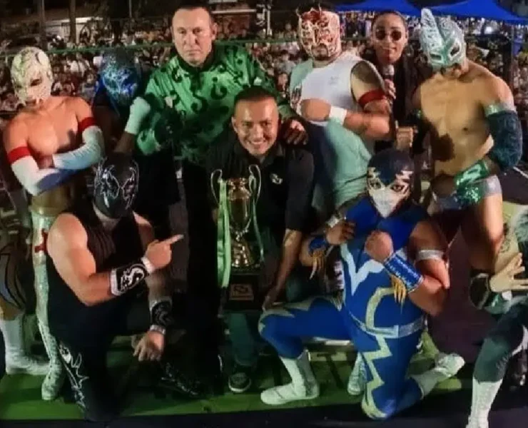 La lucha libre fortalece la convivencia familiar y une a la comunidad