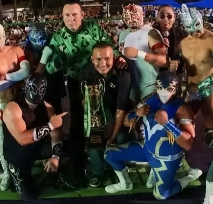 La lucha libre fortalece la convivencia familiar y une a la comunidad