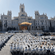 León XIV celebra su primer Corpus Christi en España