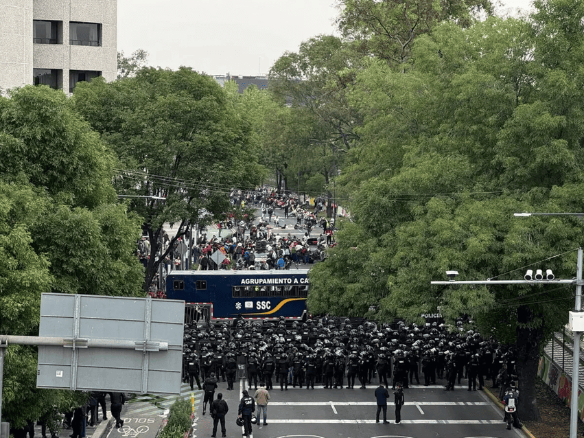 Marcha avanzó hasta cerco de seguridad