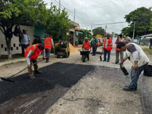 Autoridades estatales supervisaron el inicio de la Rehabilitación de 38 calles en la colonia Melchor Ocampo, una obra que mejorará la movilidad y seguridad vial para miles de habitantes de Mérida.