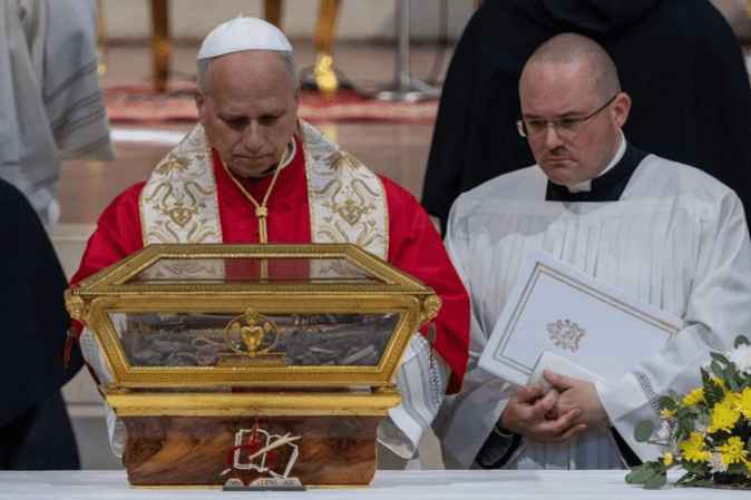 Papa León XIV visita Pavía en su gira pastoral por Lombardía