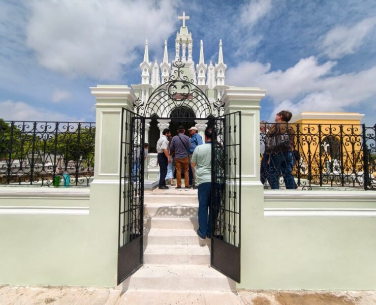 Restauran mausoleo Vega Ibarra y preservan legado histórico del cementerio general de Mérida