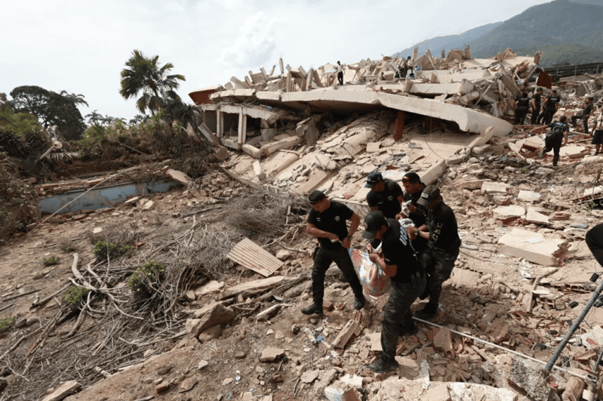 Aumenta a 920 la cifra de muertos por los terremotos en Venezuela