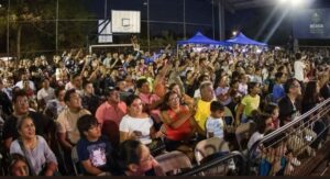 Aficionados de todas las edades llenaron el parque de la colonia Serapio Rendón para disfrutar de una emocionante función de lucha libre que promovió la convivencia familiar y la unión comunitaria.
