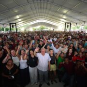 ¡Júbilo total! Rafa Marín desata emoción en Cancún con familias en el Día del Padre