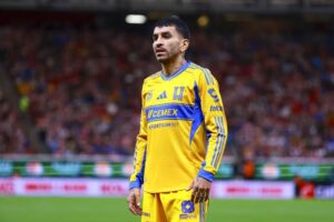 Ángel Correa fue presentado como nuevo jugador de River Plate tras concretarse el polémico traspaso desde Tigres en una operación valuada en 18 millones de dólares más variables.