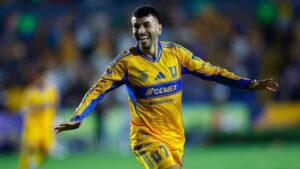 El Campeón del Mundo, Ángel Correa, regresa al futbol argentino para defender los colores de River Plate, poniendo fin a una de las negociaciones más polémicas del mercado de fichajes.