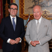 Andy Burnham asume como primer ministro del Reino Unido