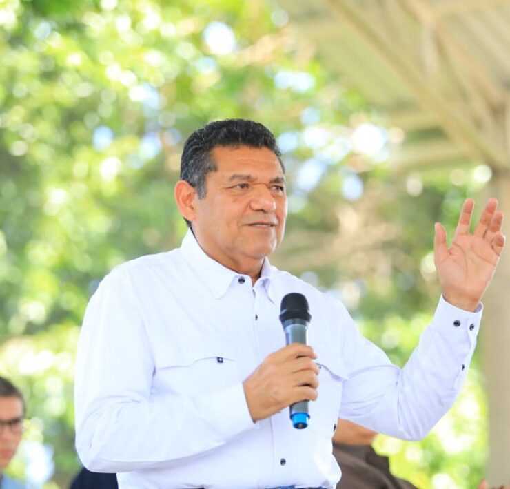 Anuncia Javier May programa de Consultorios Médicos en Comunidades