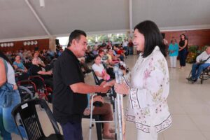 Personas beneficiarias recibieron sillas de ruedas, andaderas, bastones y otros auxiliares de movilidad que les permitirán mejorar su calidad de vida, seguridad e independencia en sus actividades diarias.